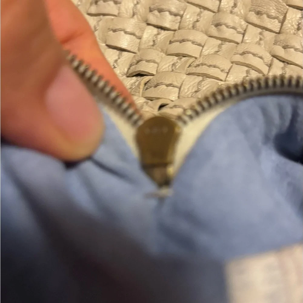 Bottega Veneta Cream  large Woven Tote - Picture 7 of 15